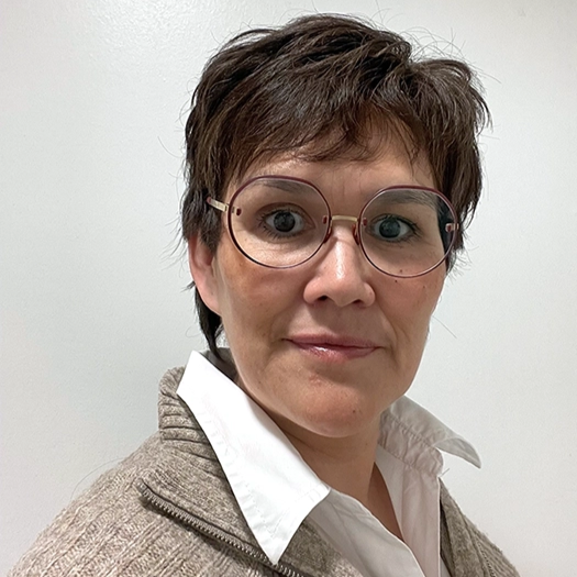 Medelålders, ljushyad kvinna, Kistâra Motzfeldt Vahl