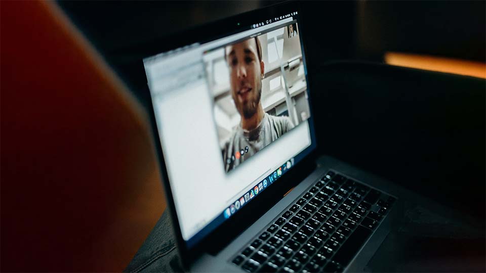 Kvinnofängelset i Tavastehus i Finland är ett intelligent fängelse som erbjuder modern digital teknik rakt in i fängelsecellerna. Kvinnofängelset i Tavastehus i Finland är ett intelligent fängelse som erbjuder modern digital teknik rakt in i fängelsecellerna.