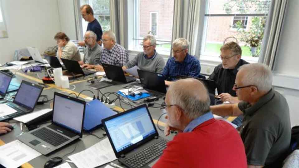I det danska initiativet FVU Digital får anställda utveckla grundläggande IT-kompetenser