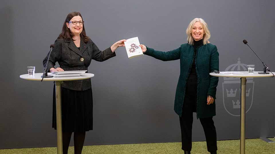 Sveriges utbildningsminister Anna Ekström tog emot Kliva-utredningens betänkande vid en pressträff den 1 december. Foto: Ninni Andersson/Regeringskansliet