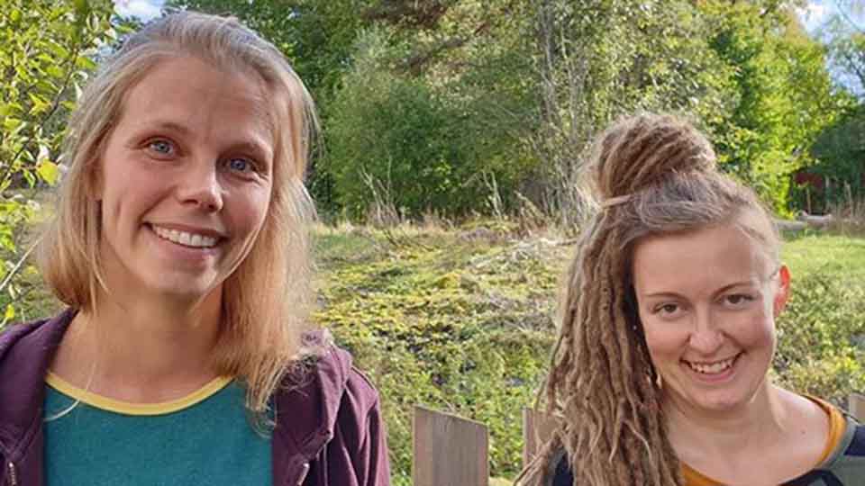 Företagarna Josefin Isaksson och Jutta Saarinen har många olika utbildningar i bagaget. Foto: Camilla Lindberg