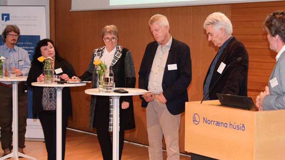 Deltakere i paneldiskusjonen: Pär Sellberg, Anni Karttunen, Arna Jakobína Björnsdóttir, Hannes G. Sigurðsson, Halldór Grönvold, og Flosi Eiríksson, som ledet seminaret.