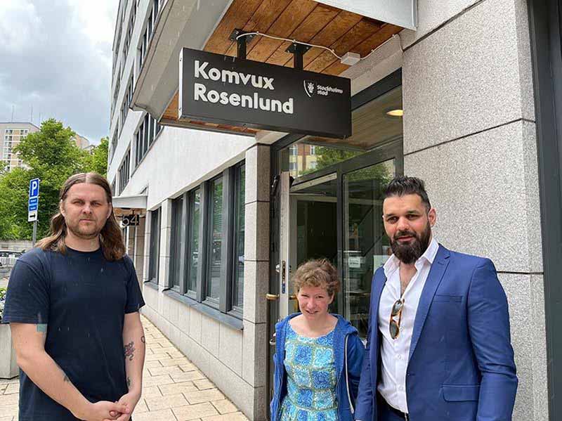 En del som söker hit säger att de har adhd, autism eller dyslexi hellre än att de gått särskola, berättar Per Lundgren Järvinen och Lilly Staf som arbetar med studie- och yrkesvägledning på Komvux Rosenlund. Ali Al Madani har en synskada och är elev på Komvux Rosenlund.