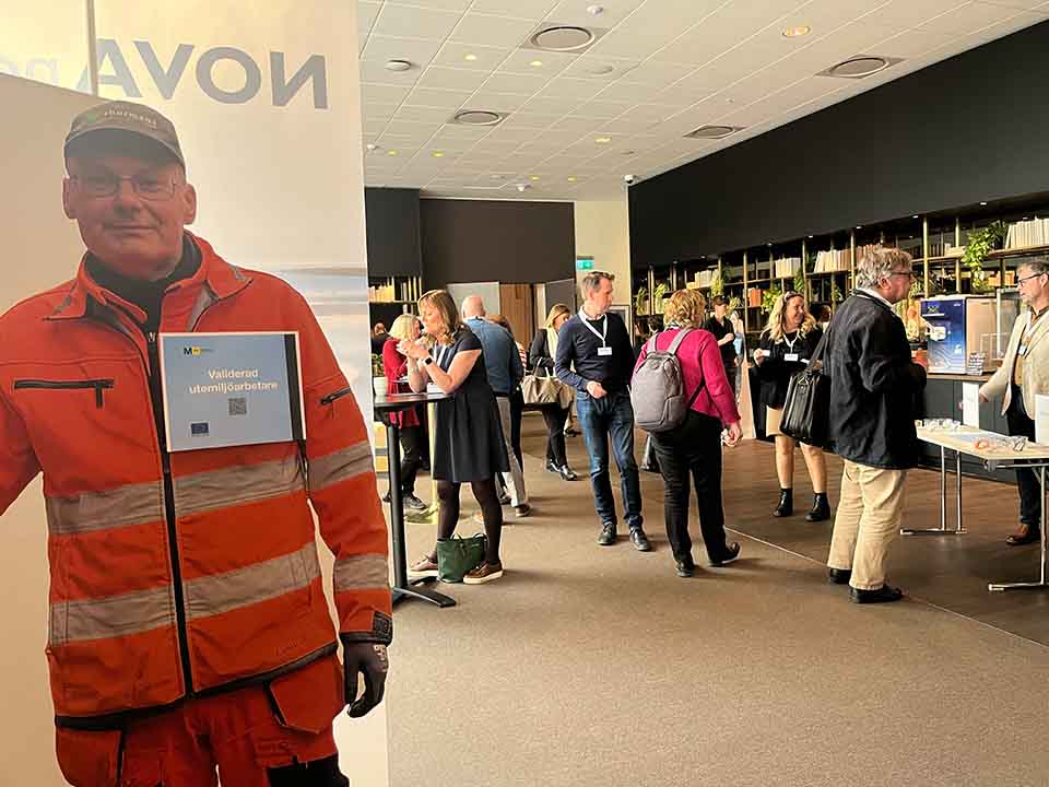 Pappersdockor med valideringsberättelser 