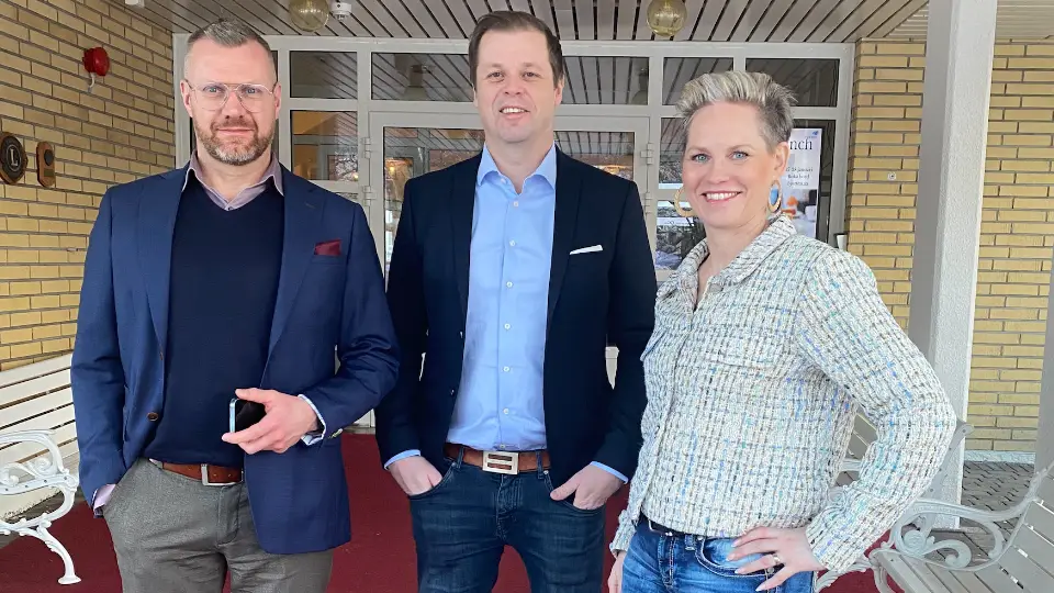 Kaj Sandvik från Optimaplus, Linda Fransson från Gnosjö Automatsvarvning och Jonas Sandlin från FCV möts på Åland i samarbete med NVL. Foto: Marika Kvarnström