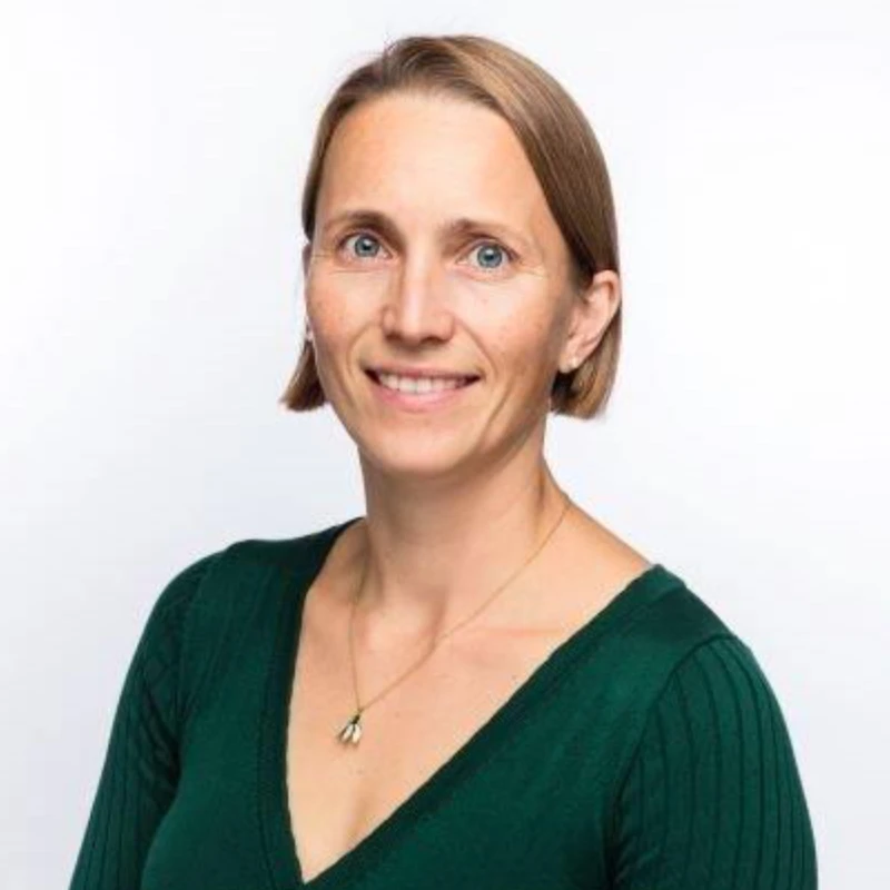 I HK-dir har vi fire godkjenningsordninger. Den ene gjelder fag- og yrkesopplæring. Denneordningen er per nå åpen for bare noen få land og 22 ulike fag. sier avdelingsleder Helén Sophie Haugen i HK-dir.
