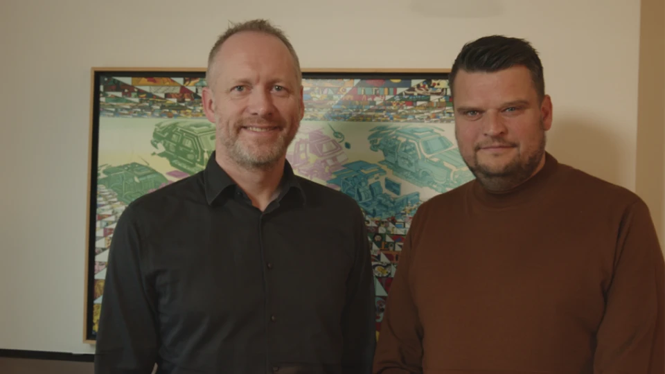 Guðmundur Ingi Guðbrandsson, sosial- og arbeidsmarkedsminister, og Jón Gunnar Þórðarson, administrerende direktør i Bara tala.