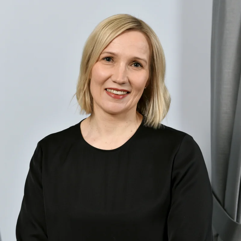 Jenni Larjomaa är sakkunnig vid Arbets- och näringsministeriet och har under de senaste åren arbetat med validering.